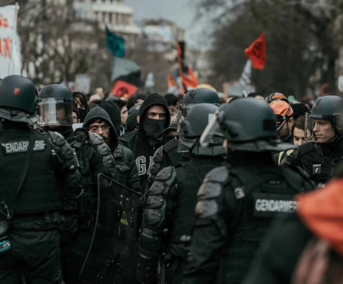 revue-de-presse-police-manifestations-actualites-letotebag